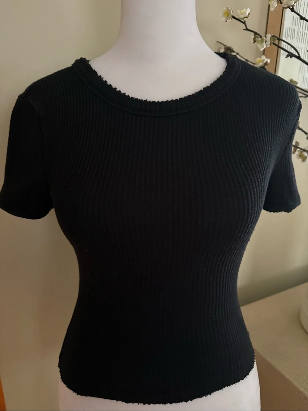 UO Black Ribbed Short Sleeve Women's Top